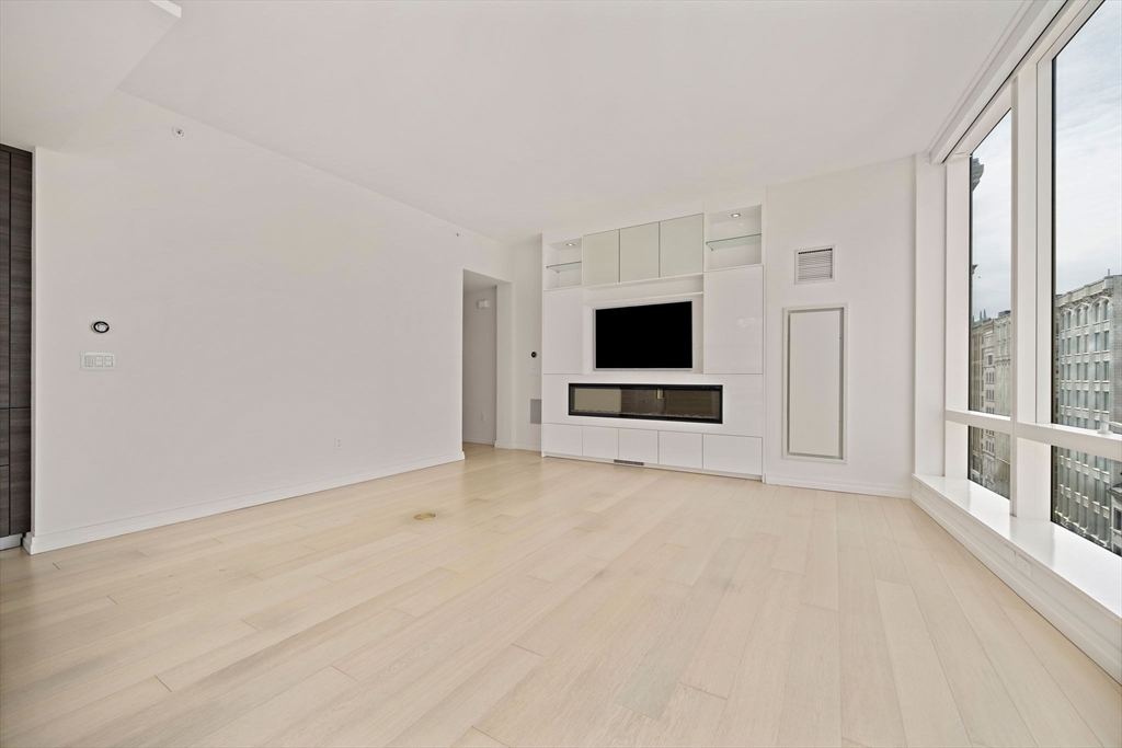1 Franklin Street, Unit 1004 Boston, MA 02110 - Photo 5 of 40