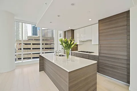 $1,600,000 | 1 Franklin Street, Unit 1004, Boston, MA 02110