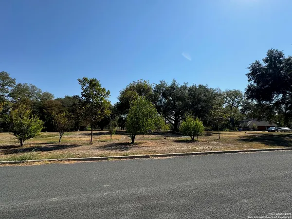 $80,000 | 33 Glen Cove Drive, Seguin, TX 78155