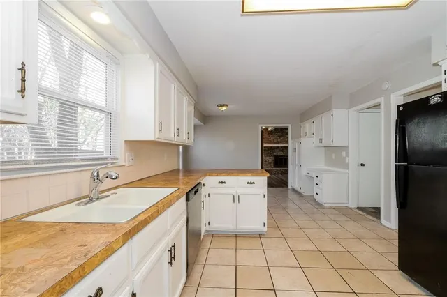 $2,340 | 10940 Reeder Street, Overland Park, KS 66210