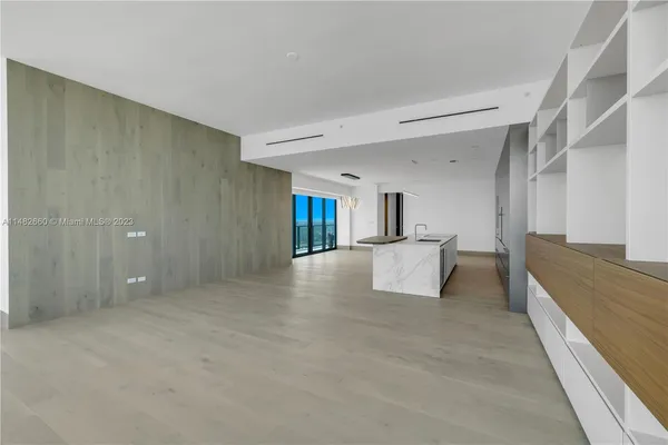 $4,000,000 | 1451 Brickell Avenue, Unit 4403, Miami, FL 33131