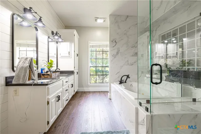 $489,500 | 507 Hackberry Bend, Port Lavaca, TX 77979