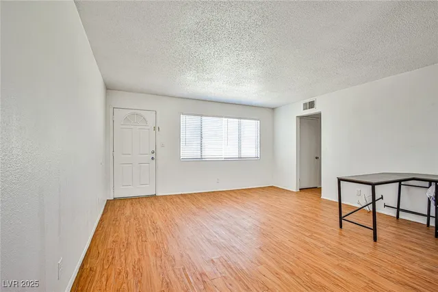 $1,100 | 5816 Bromley Avenue, Unit 6, Las Vegas, NV 89107