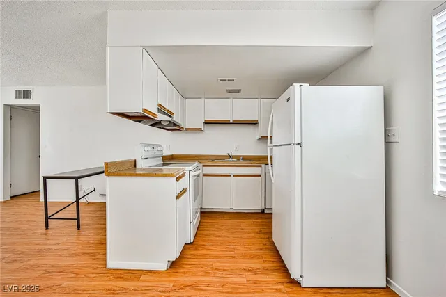 $1,100 | 5816 Bromley Avenue, Unit 6, Las Vegas, NV 89107