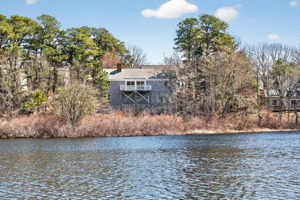 $999,000 | 186 Canoe Pond Drive, Brewster, MA 02631