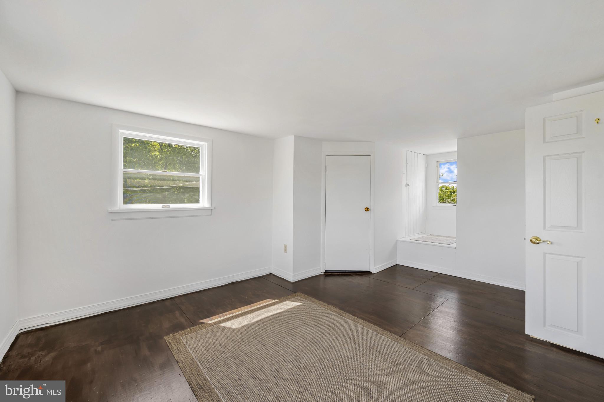 1912 Old New Windsor Road New Windsor, MD 21776 - Photo 19 of 36 Primary bedroom