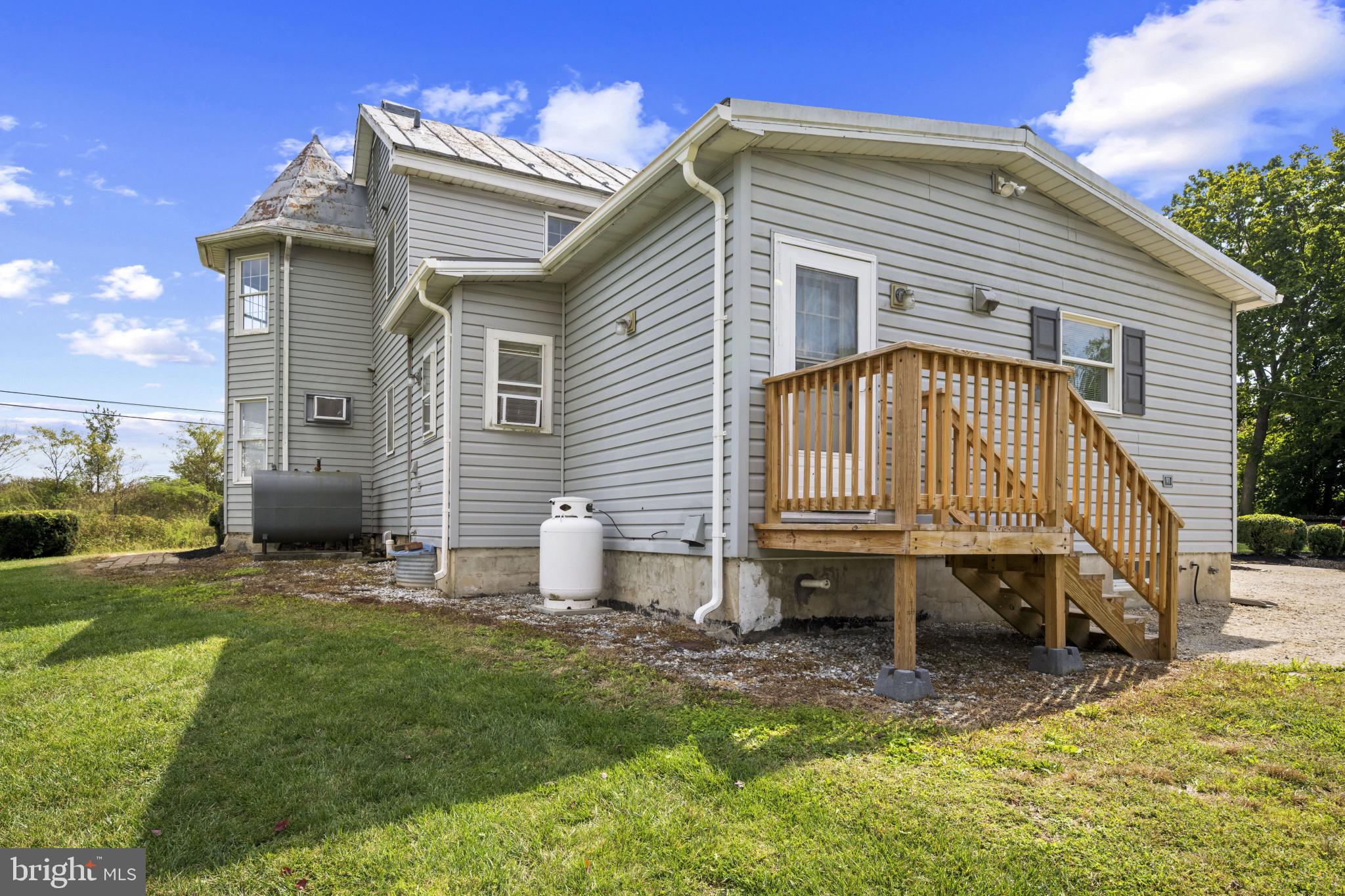 1912 Old New Windsor Road New Windsor, MD 21776 - Photo 29 of 36 Back of house