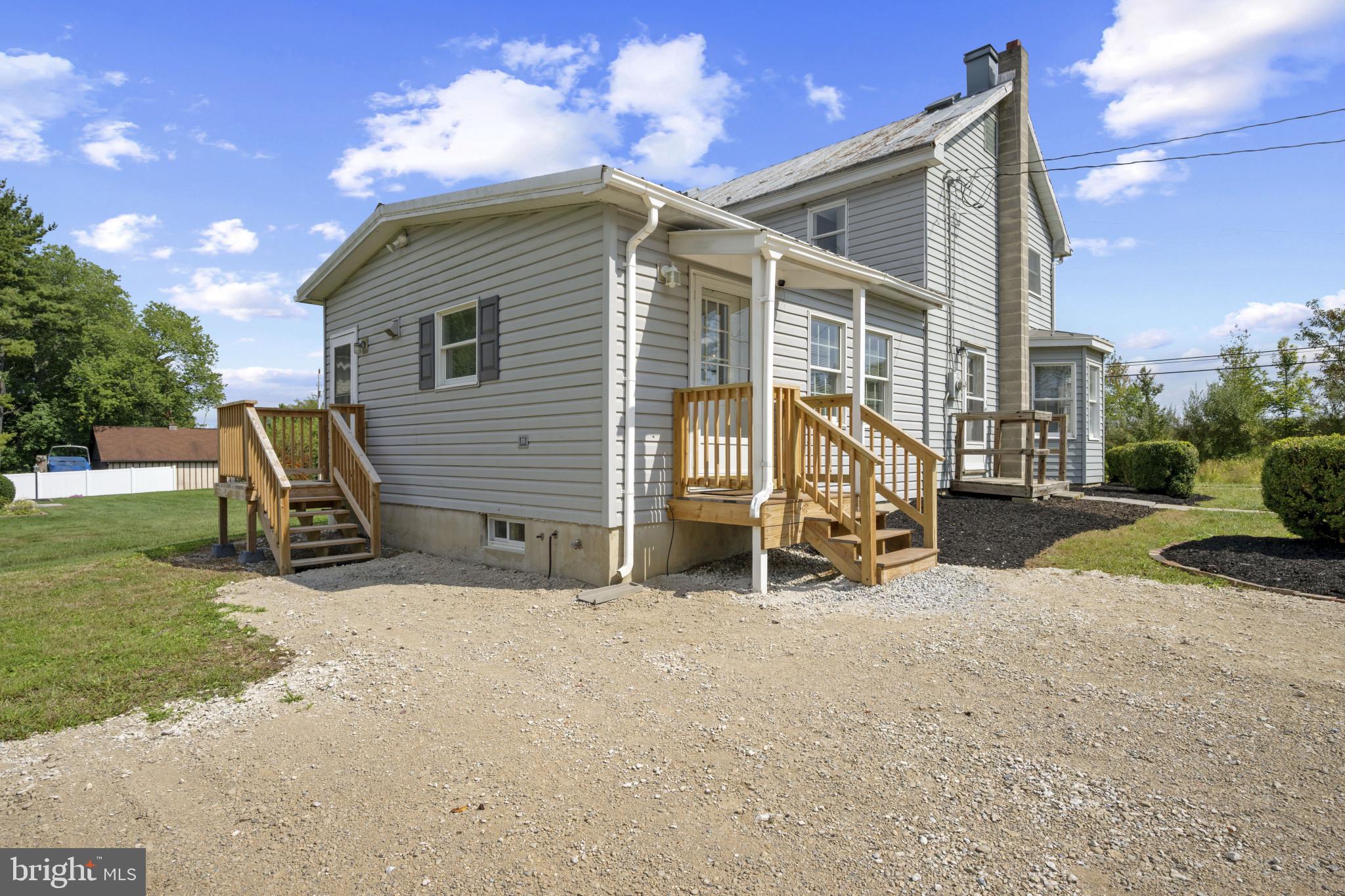 1912 Old New Windsor Road New Windsor, MD 21776 - Photo 30 of 36 View of side of property