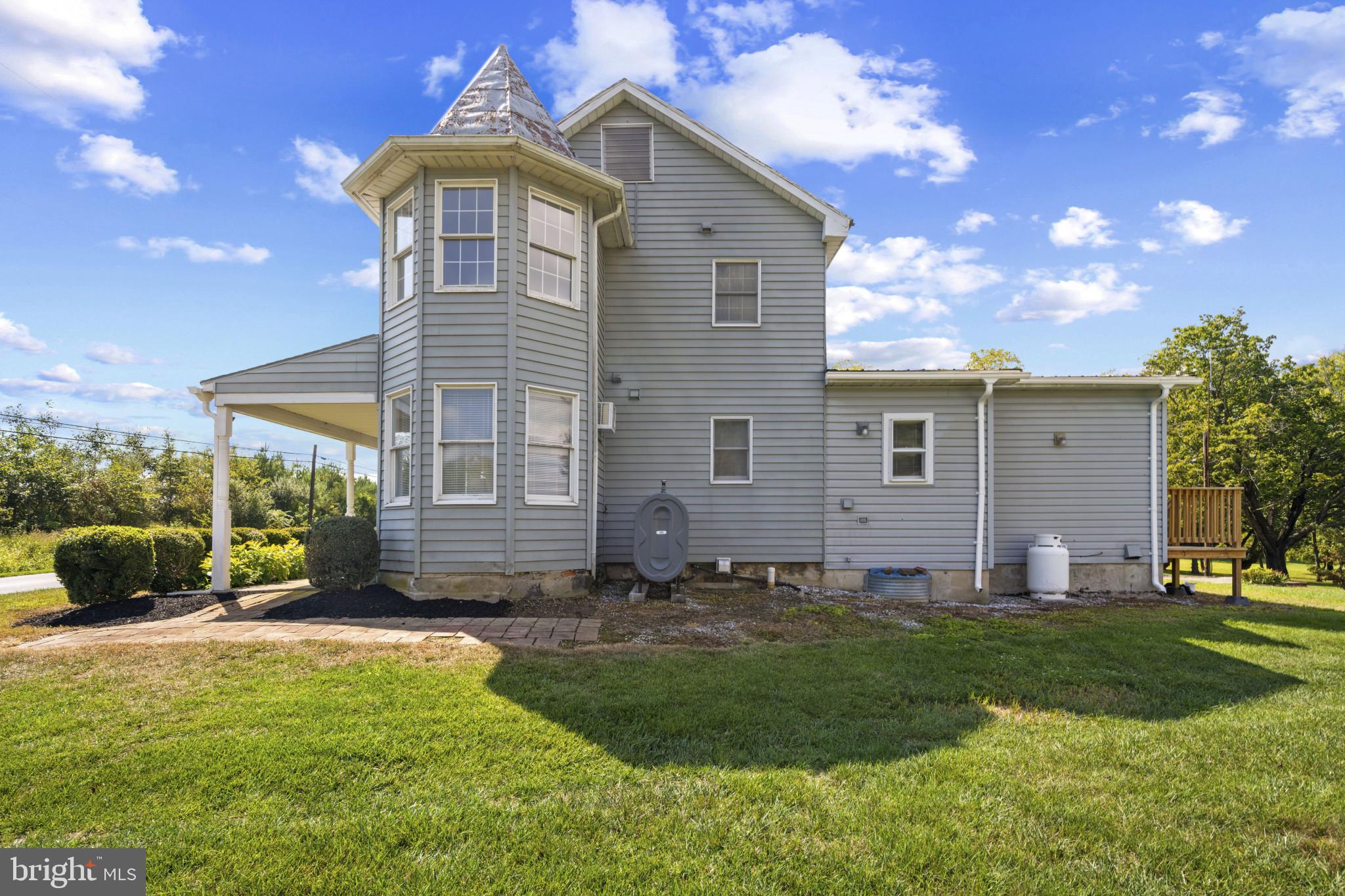 1912 Old New Windsor Road New Windsor, MD 21776 - Photo 31 of 36 Side of the property