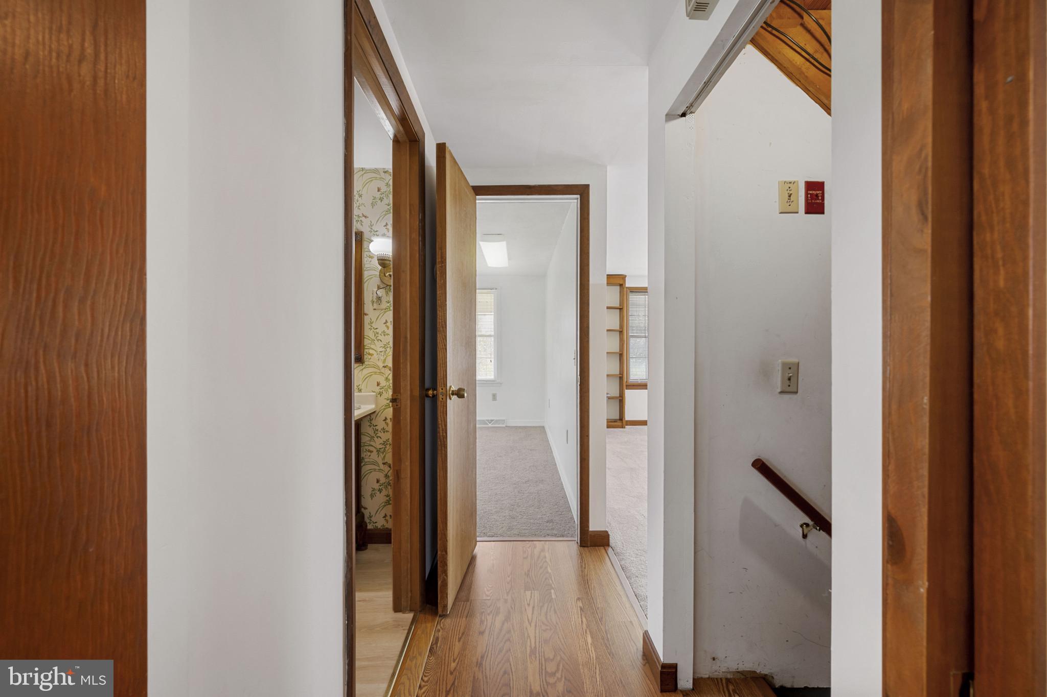 1912 Old New Windsor Road New Windsor, MD 21776 - Photo 10 of 36 Hallway view
