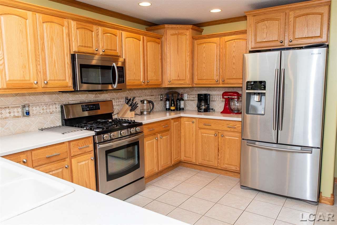 1258 Scott Ridge Drive Adrian, MI 49221 - Photo 26 of 51 31390152-25.JPG