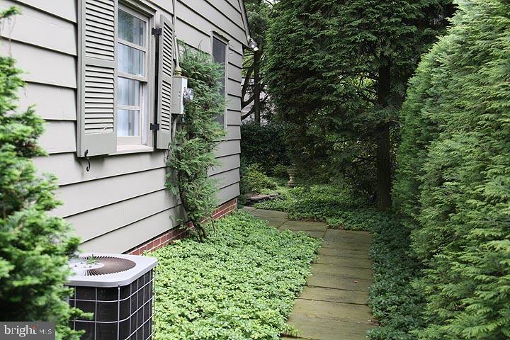 1410 Clayton Road Lancaster, PA 17603 - Photo 4 of 25 Gallery Image 4