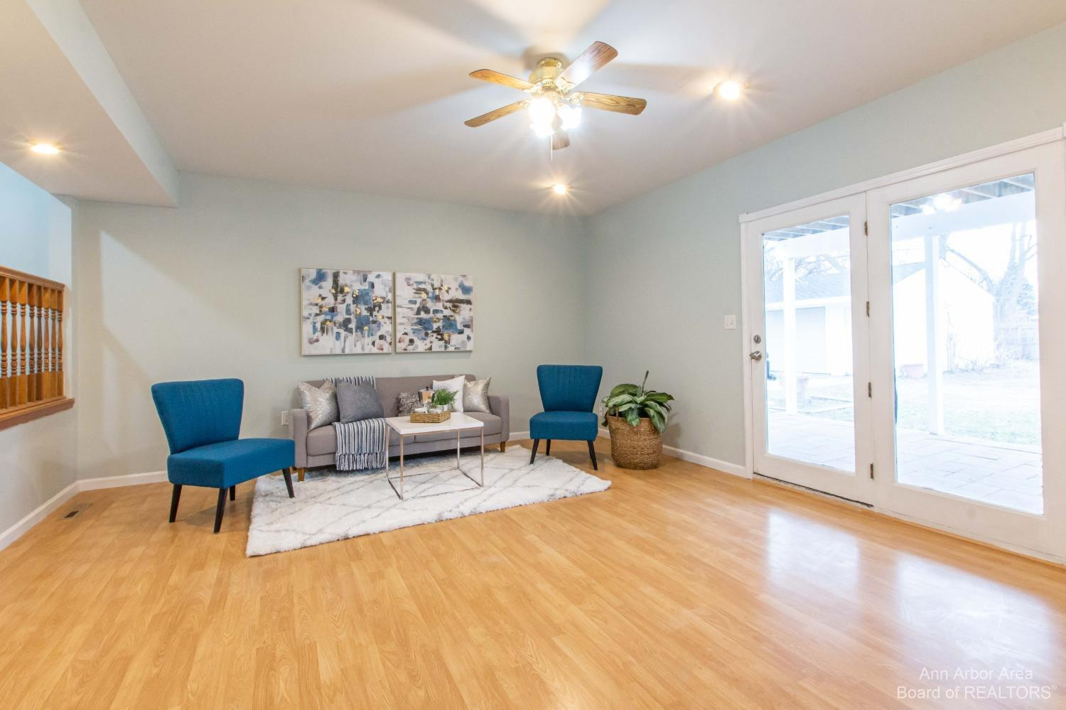 18470 Merriman Road Livonia, MI 48152 - Photo 19 of 53 06 Family room 2