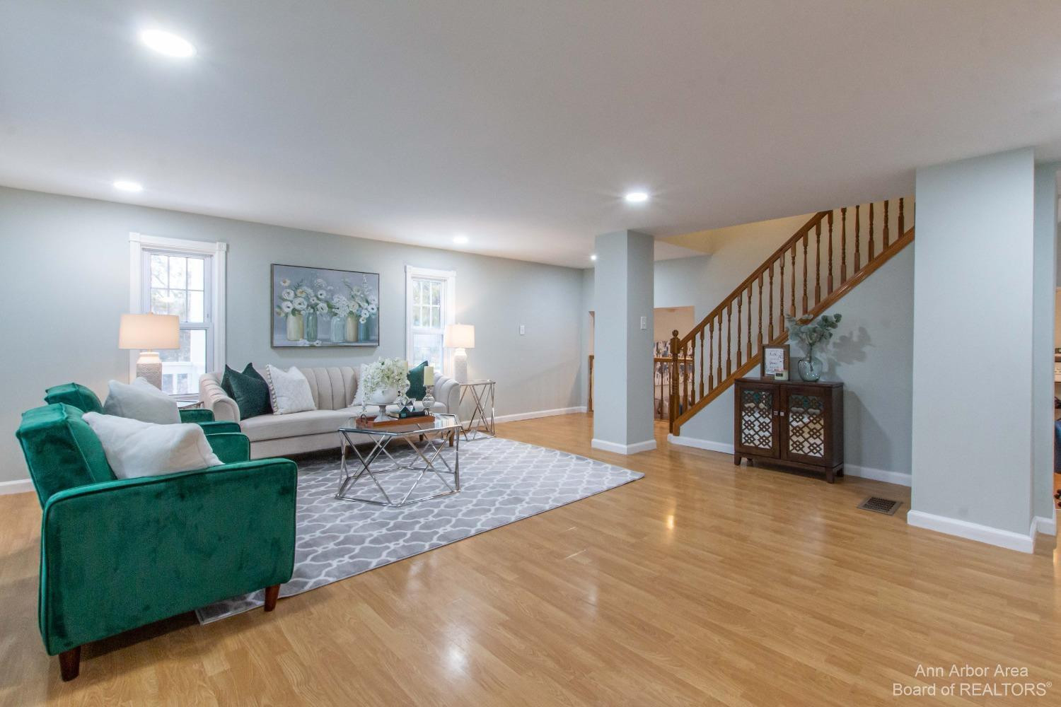 18470 Merriman Road Livonia, MI 48152 - Photo 7 of 53 02 Living room 2