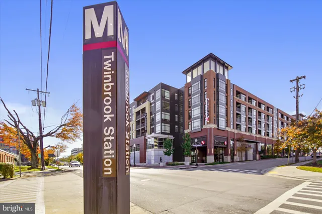 $612,900 | 5750 Bou Avenue, Unit 1905, Rockville, MD 20852