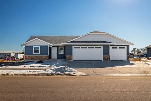 $449,900 | 1828 Arches Drive, Holmen, WI 54636