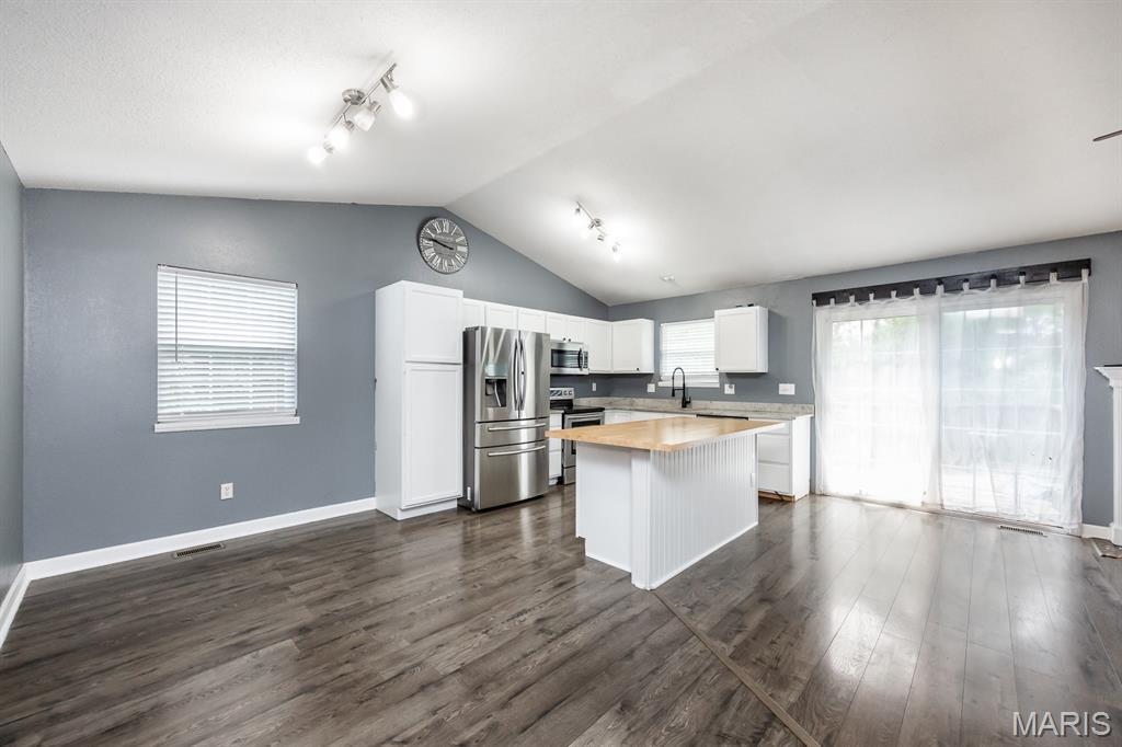 2130 Streamview Court O'Fallon, IL 62269 - Photo 4 of 32