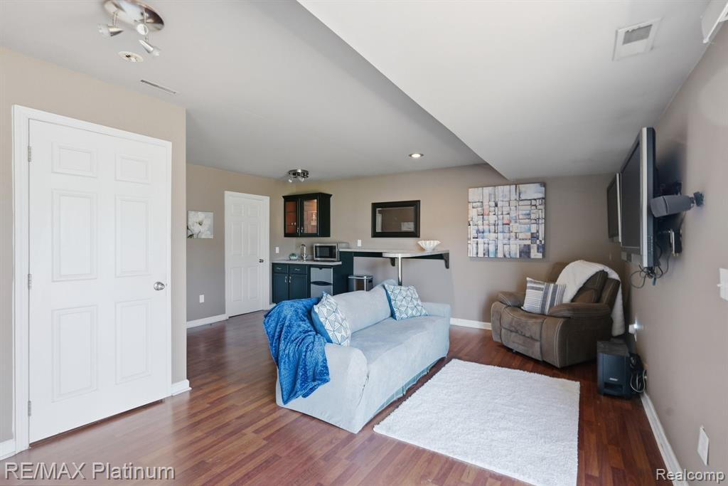 1714 Newgate Lane Howell, MI 48843 - Photo 12 of 27