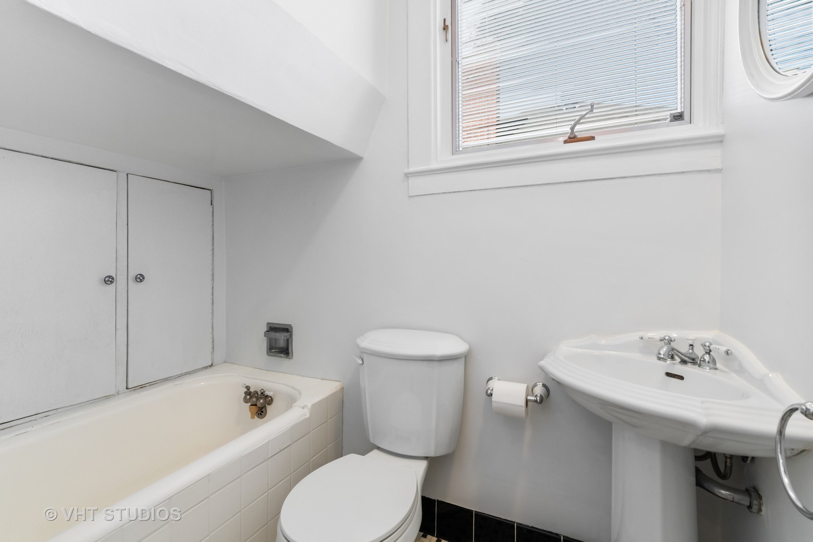 963 Willow Road Winnetka, IL 60093 - Photo 14 of 25