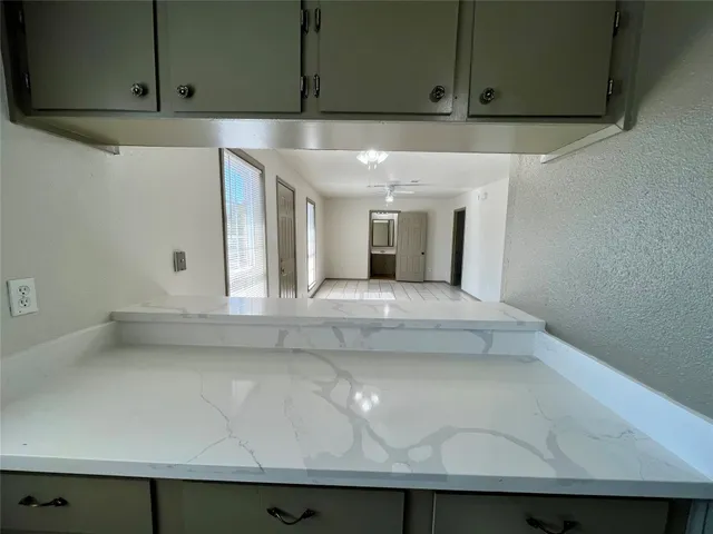 $1,300 | 1042 West Village Court, Unit D, Pasadena, TX 77506