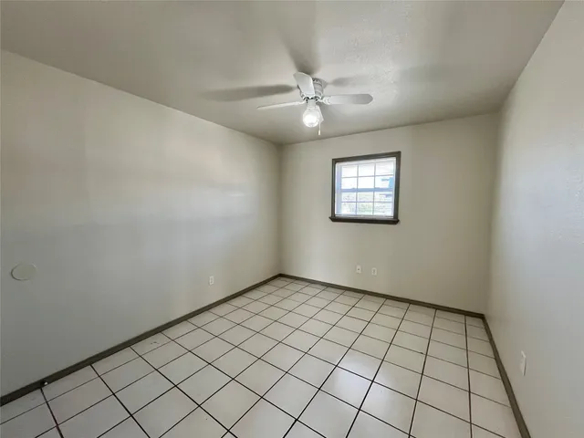 $1,300 | 1042 West Village Court, Unit D, Pasadena, TX 77506