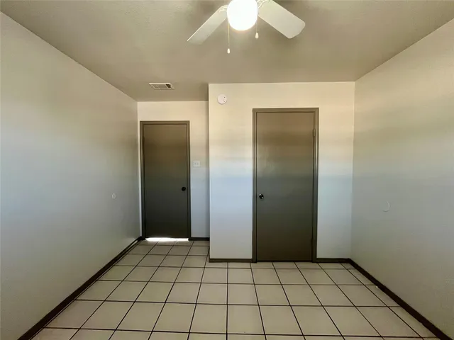 $1,300 | 1042 West Village Court, Unit D, Pasadena, TX 77506