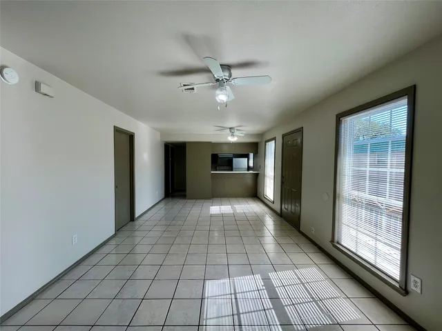 $1,300 | 1042 West Village Court, Unit D, Pasadena, TX 77506