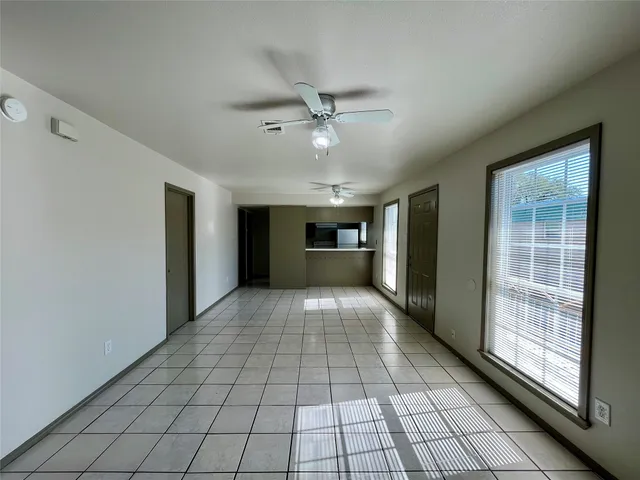$1,300 | 1042 West Village Court, Unit D, Pasadena, TX 77506