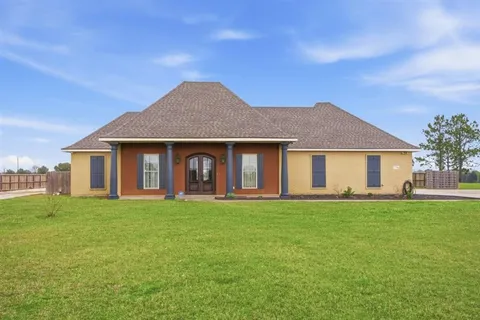 $542,000 | 17420 Kyle Road, Welsh, LA 70591