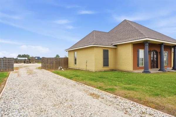 $542,000 | 17420 Kyle Road, Welsh, LA 70591