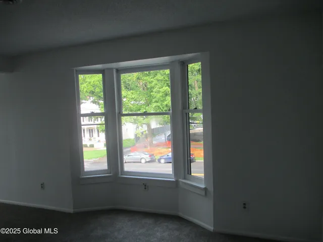 $1,945 | 588 North Broadway, Unit 2, Saratoga Springs, NY 12866