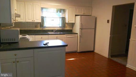 207 South Kennedy Road Sterling, VA 20164 - Photo 8 of 9 bright open kitchen