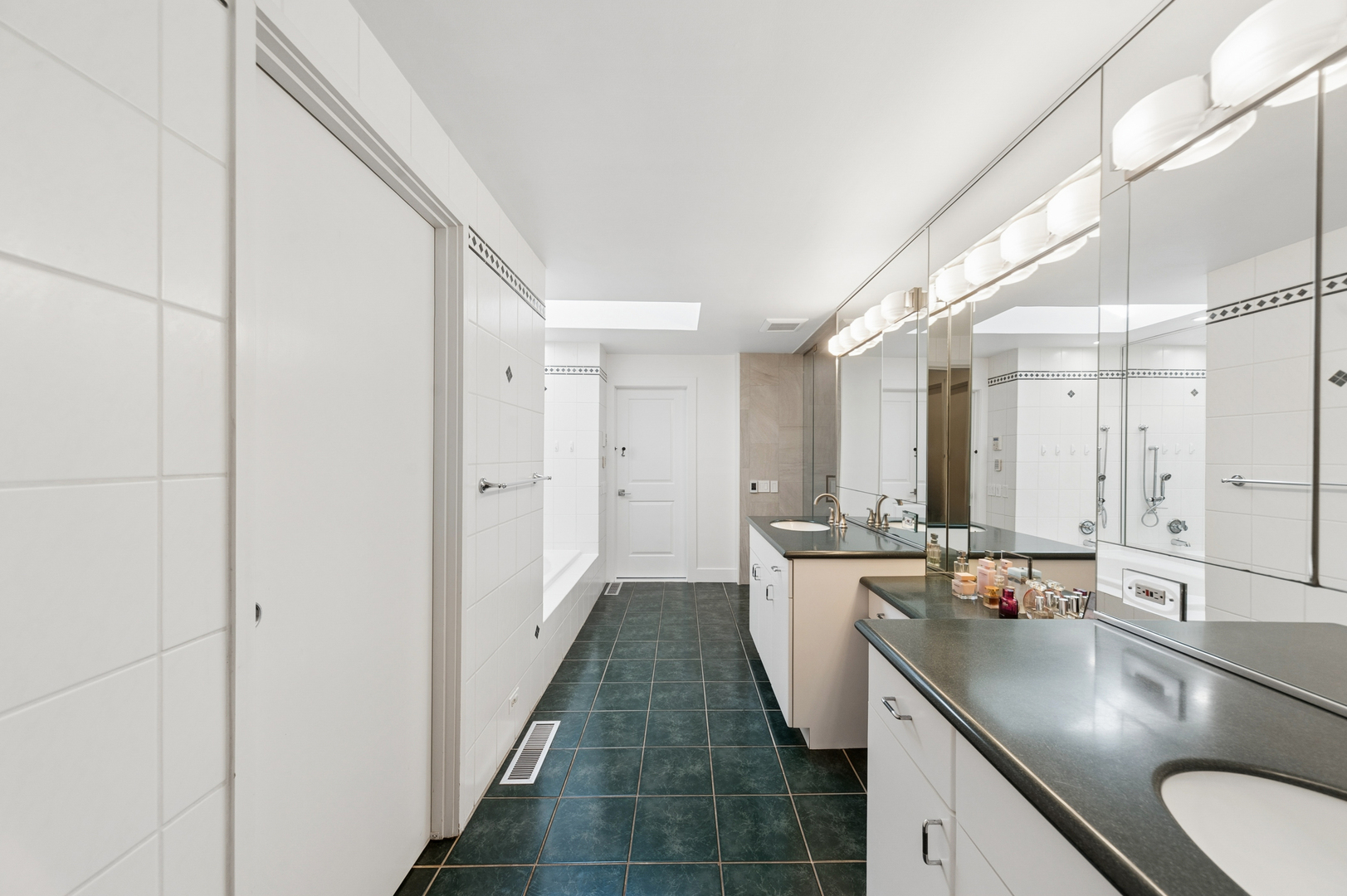 3035 Blackthorn Road Riverwoods, IL 60015 - Photo 25 of 46