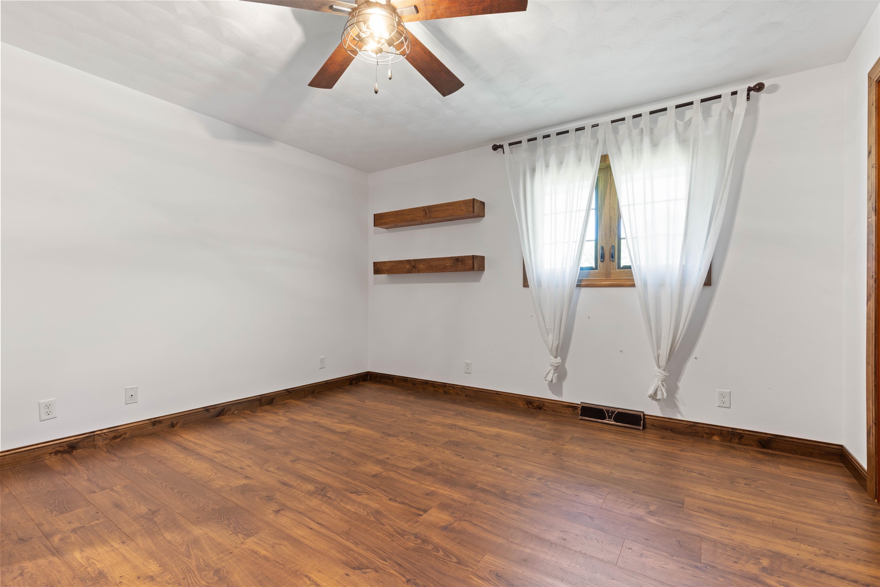 1048 North Blind Road Chana, IL 61015 - Photo 20 of 45