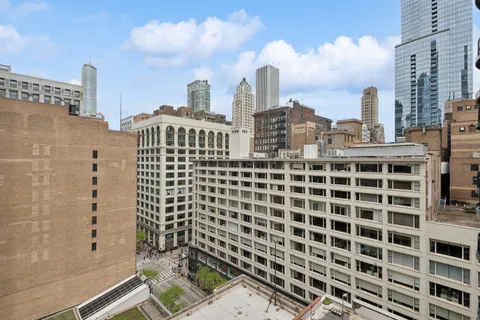 $315,000 | 8 West Monroe Street, Unit 1209, Chicago, IL 60603