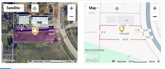 a black and white photo of a living room