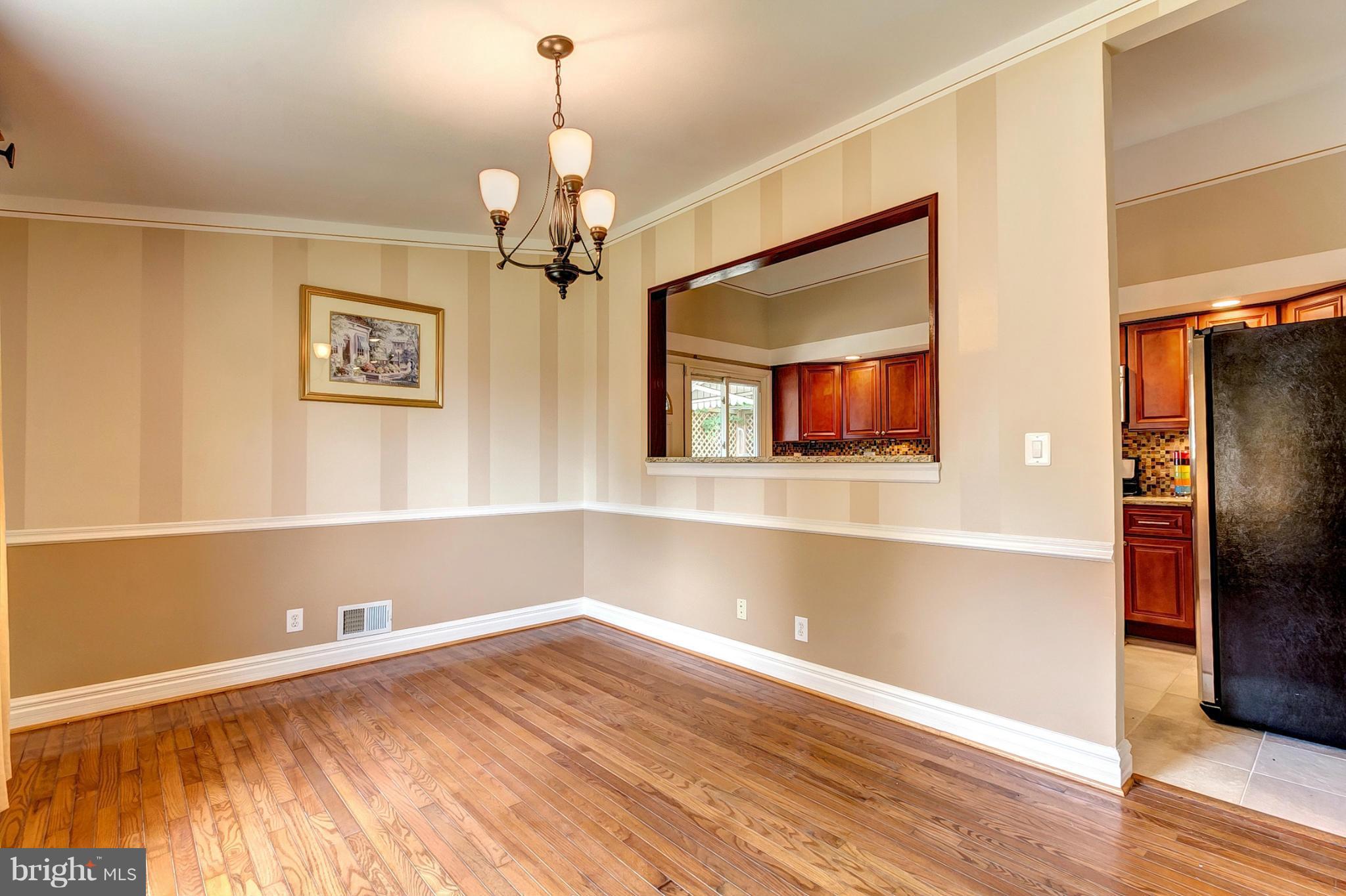 2702 Geartner Road Baltimore, MD 21209 - Photo 4 of 18 Dining Room