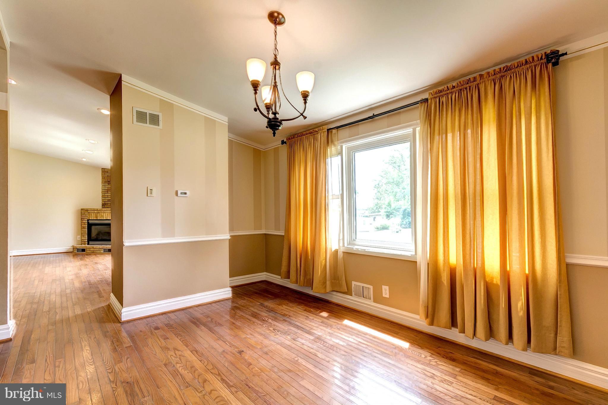 2702 Geartner Road Baltimore, MD 21209 - Photo 5 of 18 Dining Room