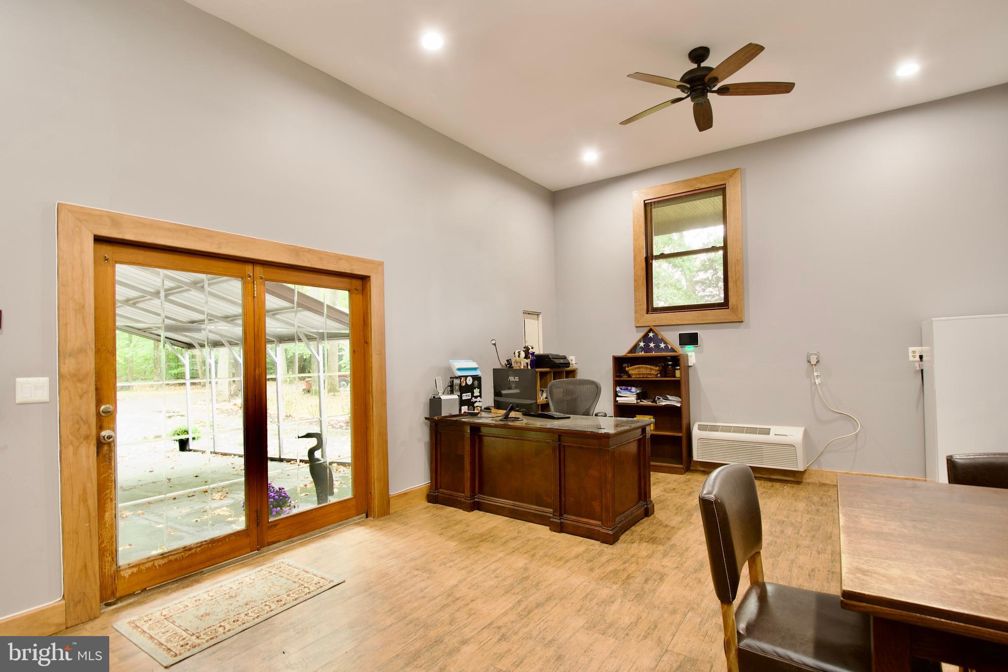 15301 Poplar Hill Road Accokeek, MD 20607 - Photo 16 of 88 Family room
