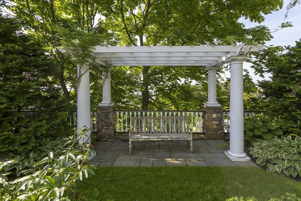 391 Ocean Avenue Marblehead, MA 01945 - Photo 39 of 42