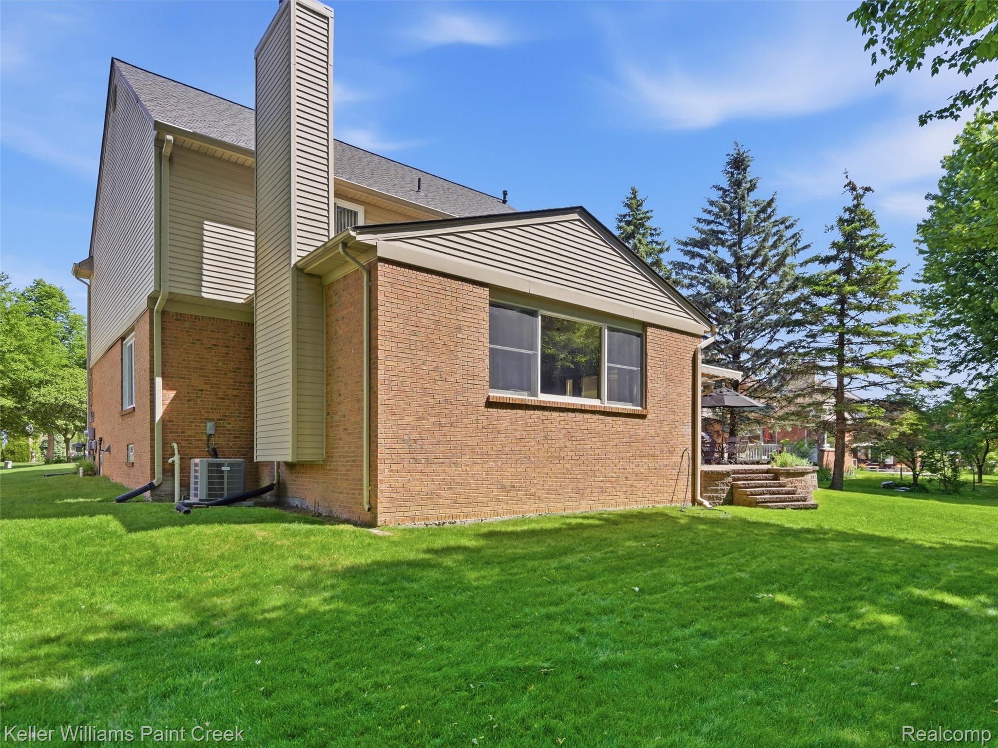 2842 Manorwood Road Troy, MI 48085 - Photo 66 of 72 66-DSC01398.jpg