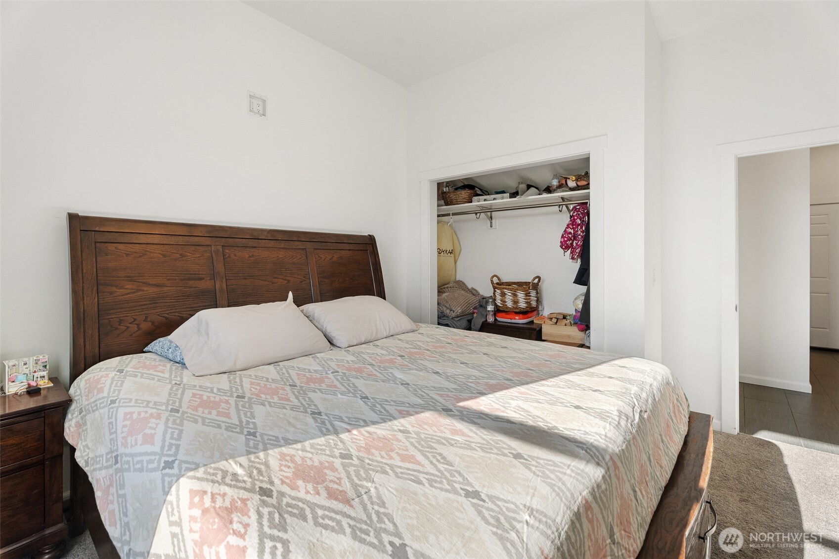 1038 Crest Loop Entiat, WA 98822 - Photo 19 of 40 a bedroom with a bed and a mirror
