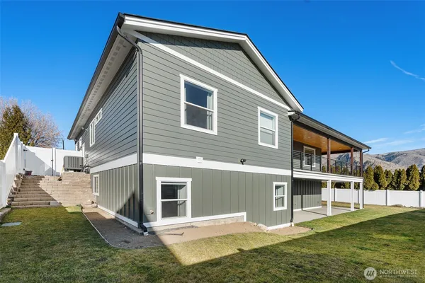 $926,250 | 1038 Crest Loop, Entiat, WA 98822