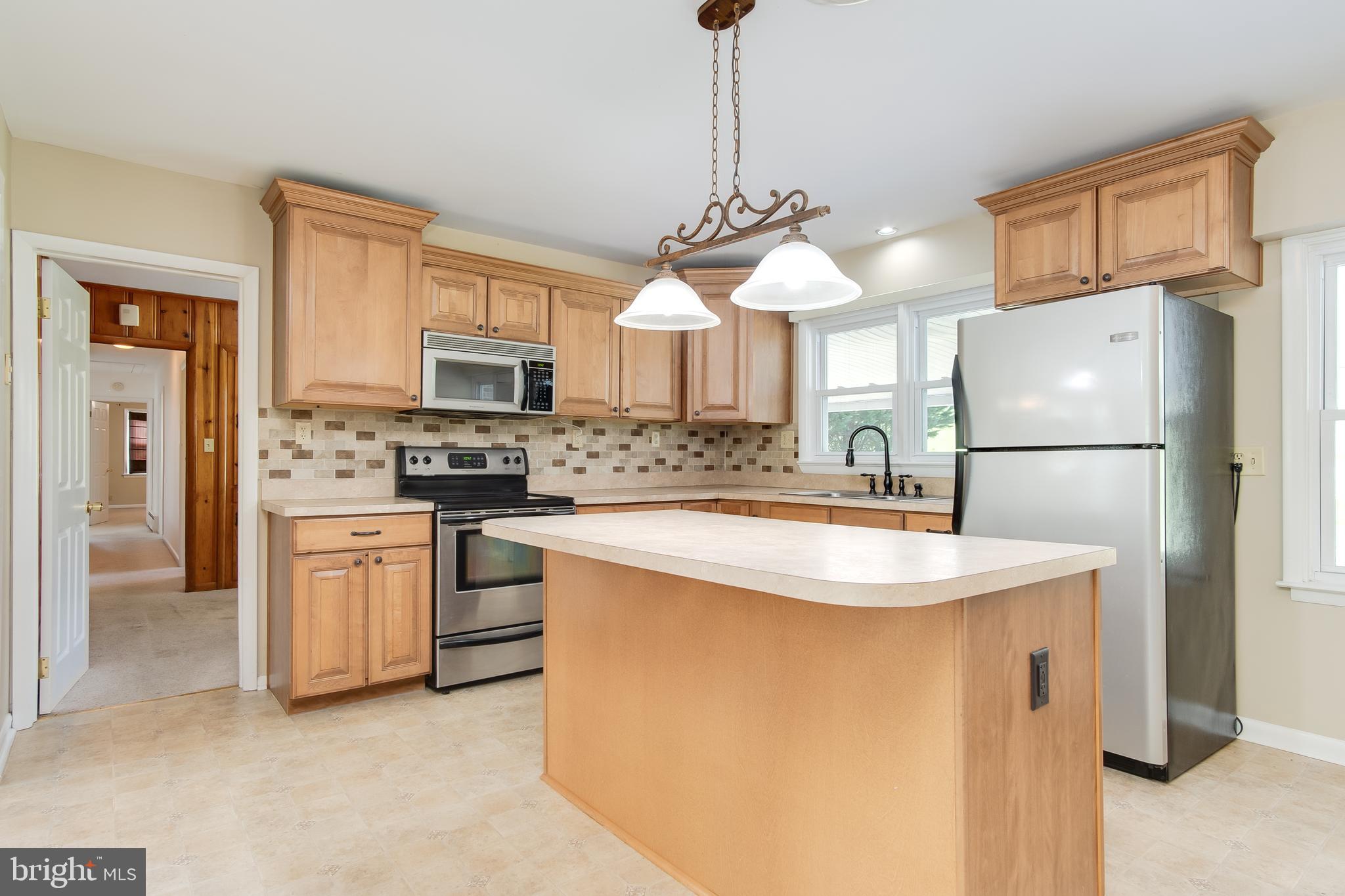 13516 Blairs Valley Road Clear Spring, MD 21722 - Photo 3 of 32 Big Kitchen