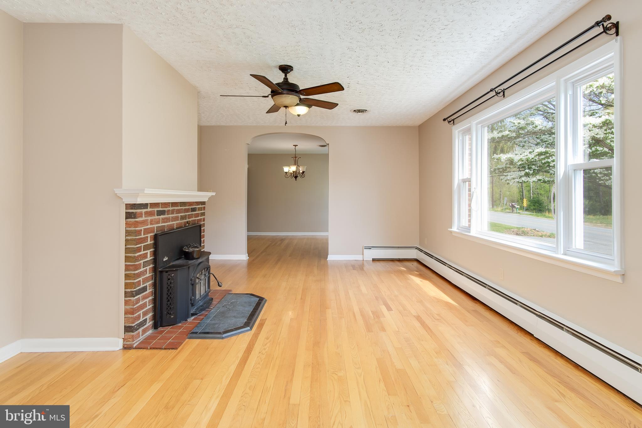 13516 Blairs Valley Road Clear Spring, MD 21722 - Photo 8 of 32 Family Room