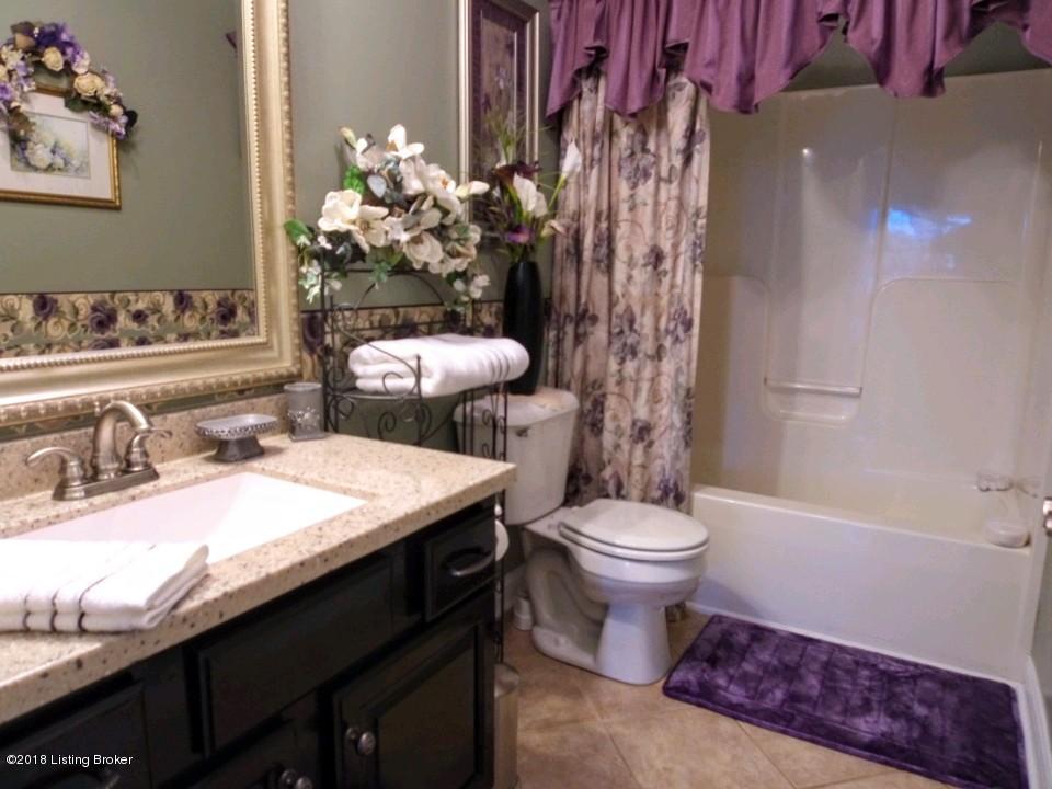 2358 South Bardstown Road Mount Washington, KY 40047 - Photo 28 of 39 Master Bath