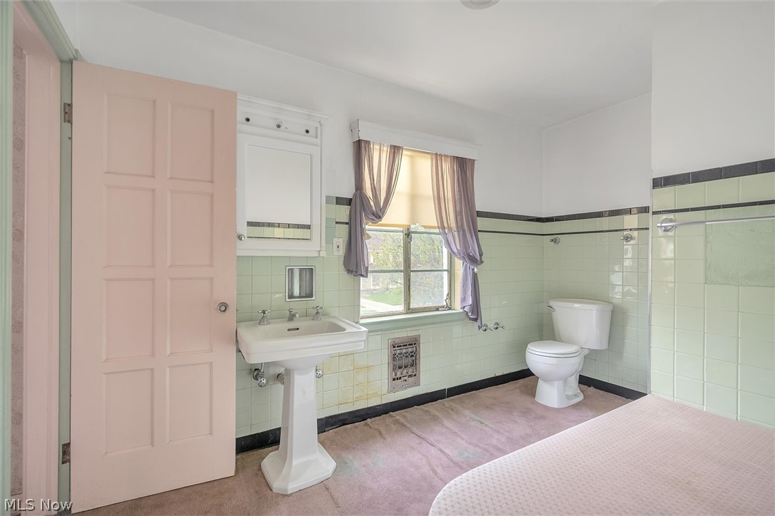 16164 Glynn Road Cleveland, OH 44112 - Photo 15 of 35