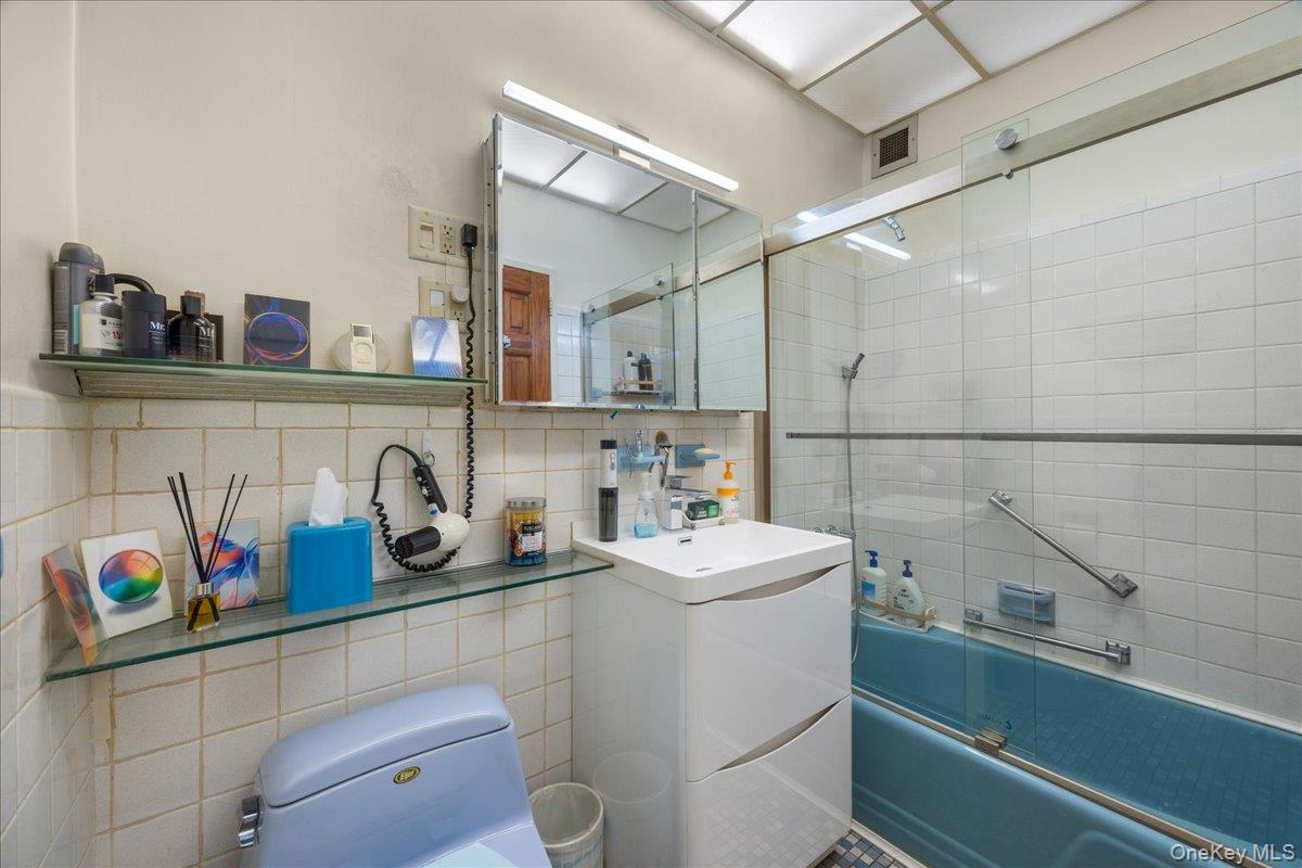 1015 Old Boston Post Road, Unit 2C Mamaroneck, NY 10543 - Photo 13 of 26