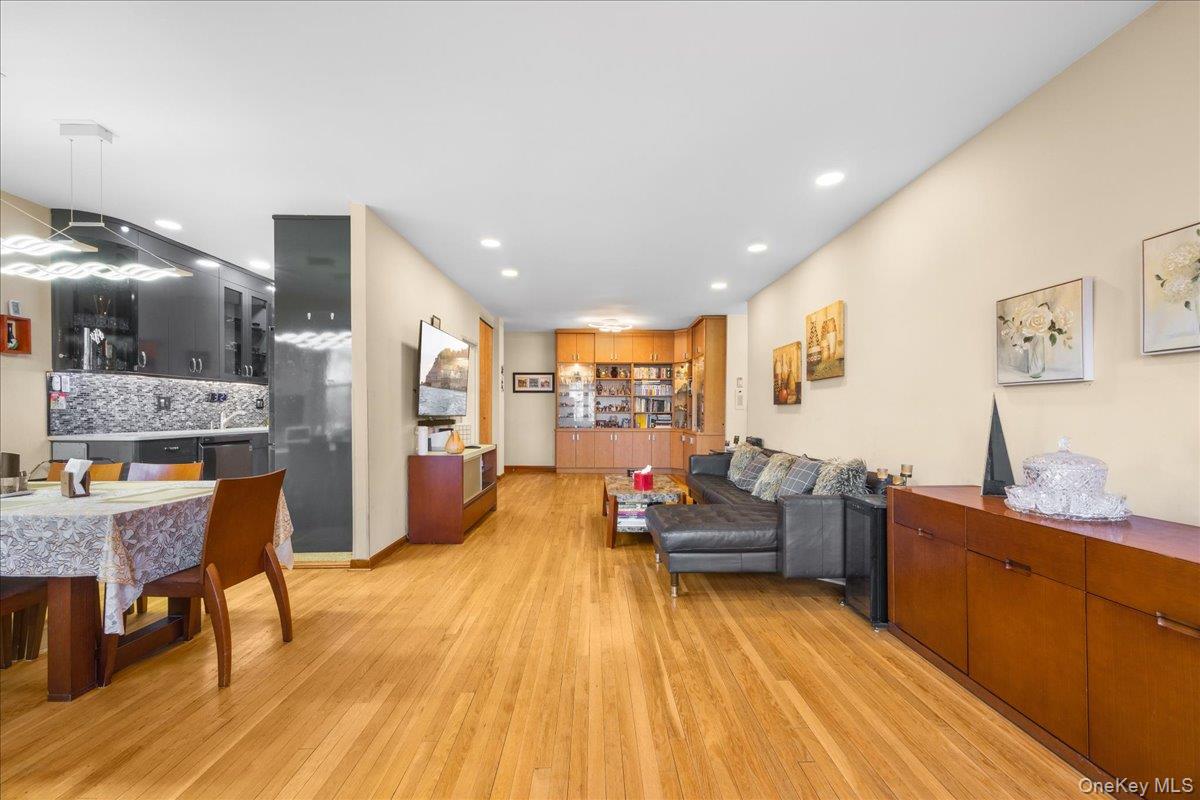 1015 Old Boston Post Road, Unit 2C Mamaroneck, NY 10543 - Photo 5 of 26