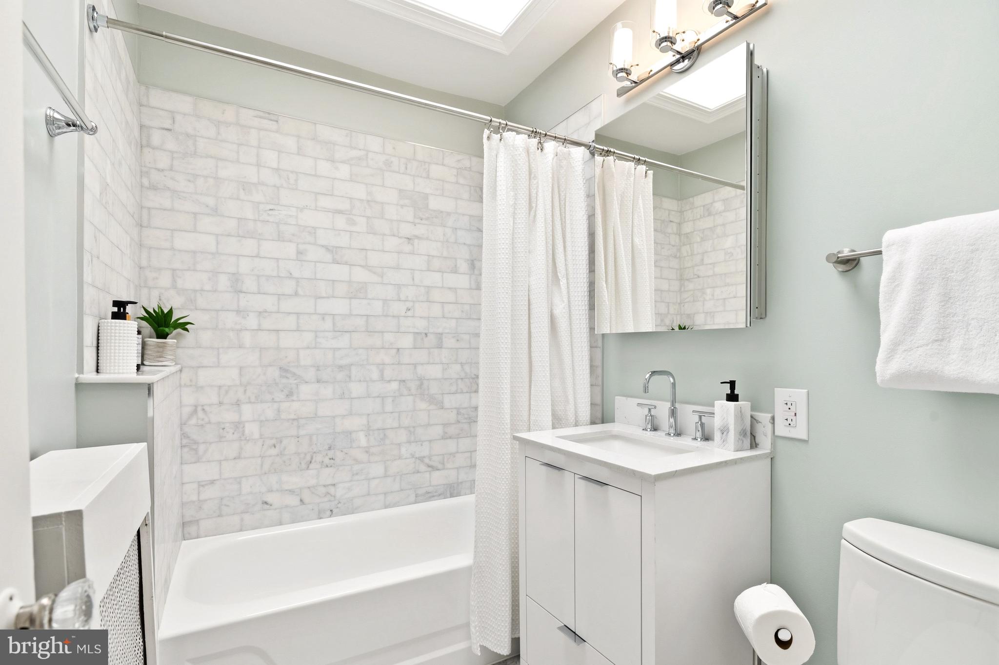 3533 R Street Northwest Washington, DC 20007 - Photo 20 of 27 Upper Level Hall Bath